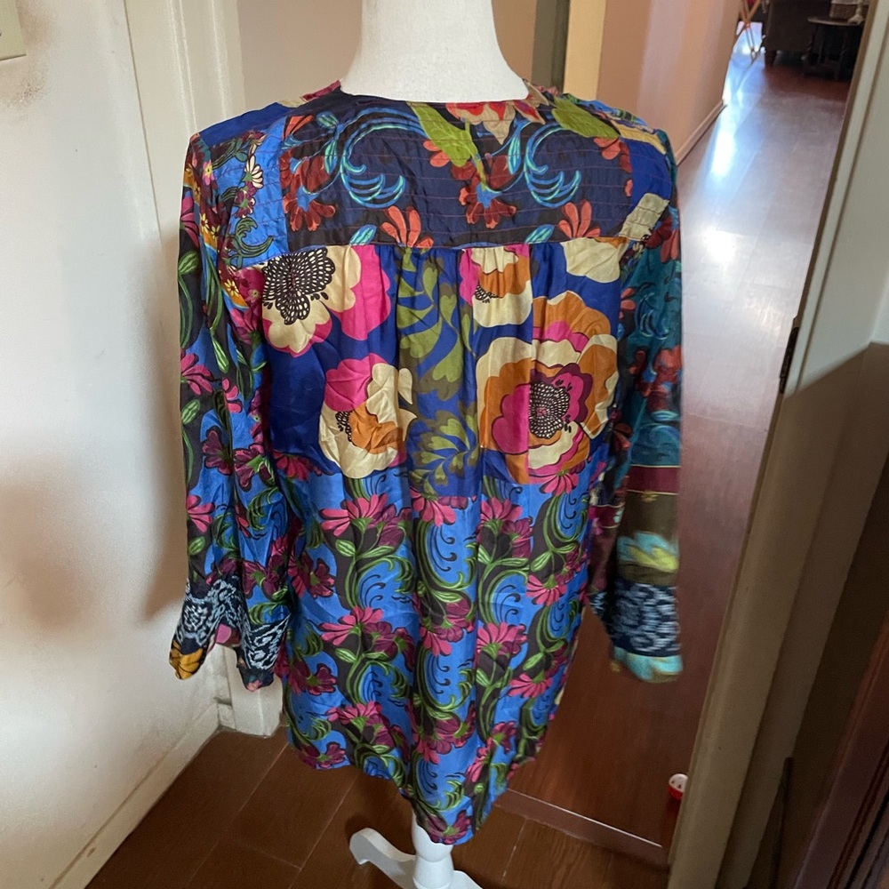 Johnny Was Promisino Robi SILK blouse Embroidery blue green floral V neck SMALL - Picture 6 of 16